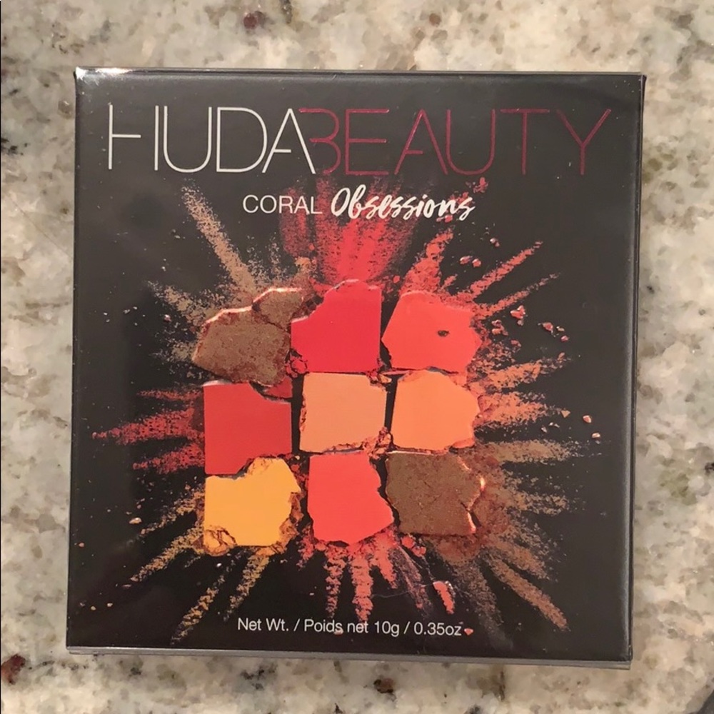 HUDA Beauty eye shadow
